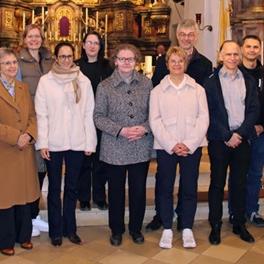 Pfarrer Schramm mit den gewählten und berufenen Mitgliedern des neuen PGR: Jutta Uzelino, Anna Anwander, Angelika Kotissek, Christina Bär, Brigitte Bechmann, Silvia Engert, Oskar Degelmann, Norbert Herold, Stefan Dorscht, Norbert Wagner (es fehlt Lydia Zeck)