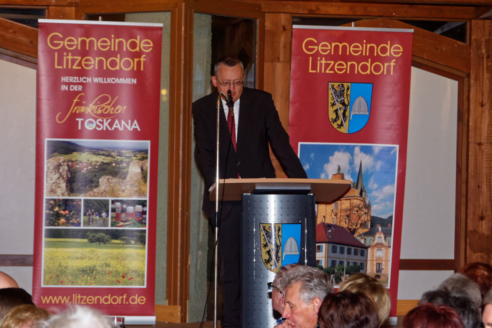 Vortrag des Kultur- und Heimatpflegers Prof. Dr. Günter Dippold zur Einstehungs- /Baugeschichte der Dientzenhofer Kirche St. Wenzeslaus im Pfarrheim Litzendorf