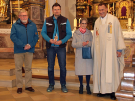 ehem.PGR Litzendorf 2022 bis 2026 Die ausgeschiedenen Mitglieder Klaus Strempel, Daniel Lodes und Hannelore Holzschuh (es fehlt Margit Schütz) mit Pfarrer Schramm.