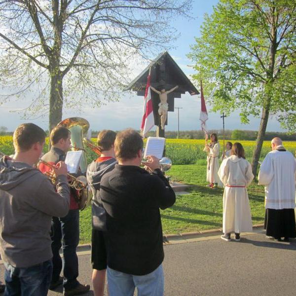 vor dem Kreuz Pödeldorfer Str.