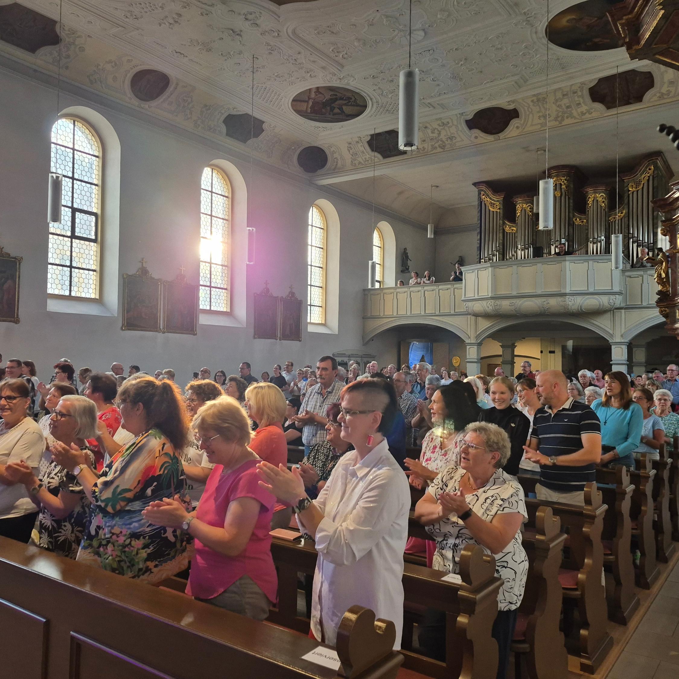 Schlager-Andacht in Hirschaid St. Vitus 19.7.2026 - volle Kirche - große Begeisterung der Besucher